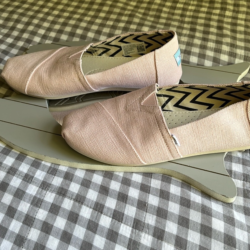 Pink TOMS - Picture 2 of 5